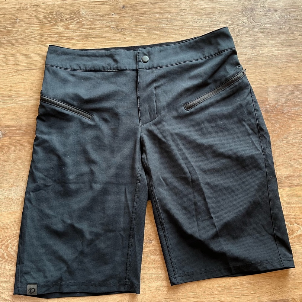 Pearl Izumi Men’s Canyon bike shorts
